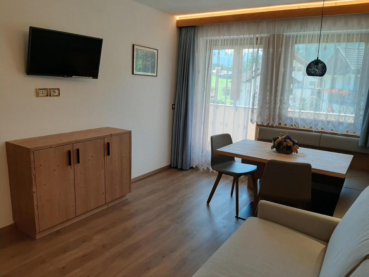 Apartments Lasteis Ла Вилла Экстерьер фото