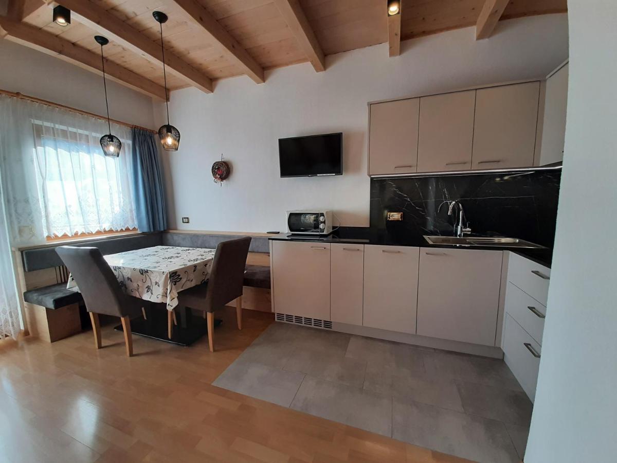 Apartments Lasteis Ла Вилла Экстерьер фото