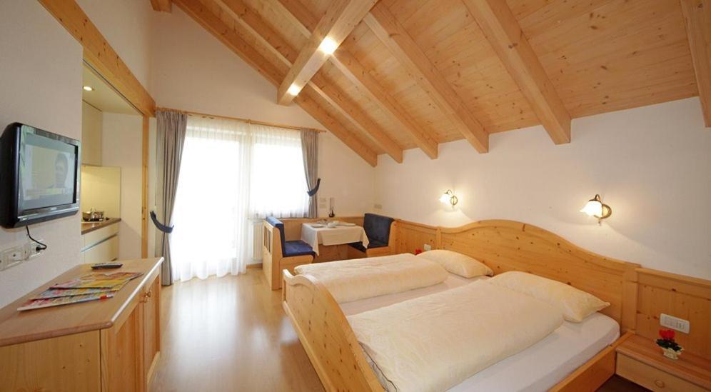 Apartments Lasteis Ла Вилла Экстерьер фото