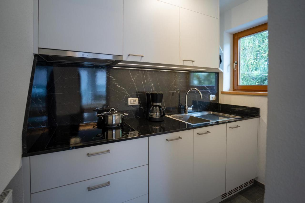 Apartments Lasteis Ла Вилла Экстерьер фото
