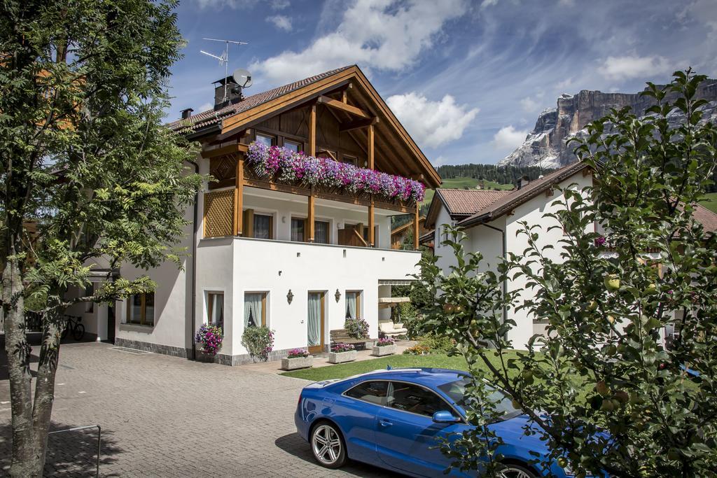 Apartments Lasteis Ла Вилла Экстерьер фото